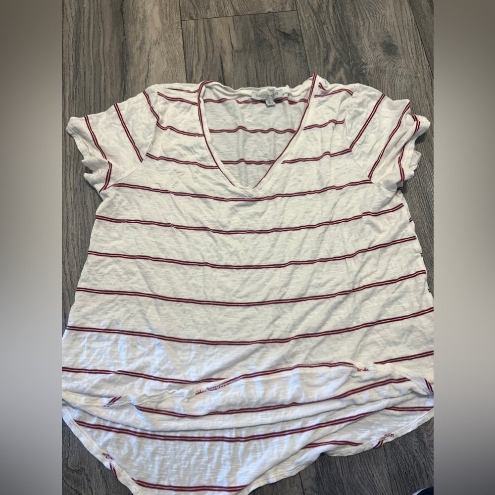 💛🦢5 FOR $10!!! 🦢💛 Striped V-Neck Women’s Top